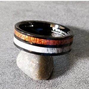 🎆Men's Real Tungsten Wedding Ring With Deer Bone and Whiskey Barrel Wood Inlays